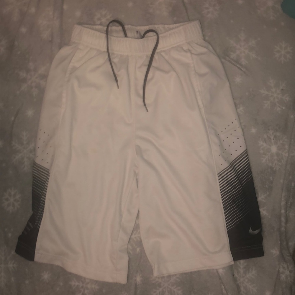 nikis basketball shorts